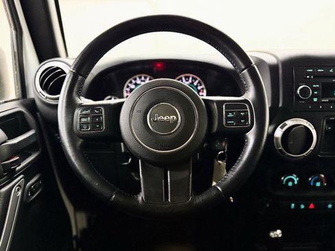 Used 2016 Jeep Wrangler Rubicon w/ Power Convenience Group image 15