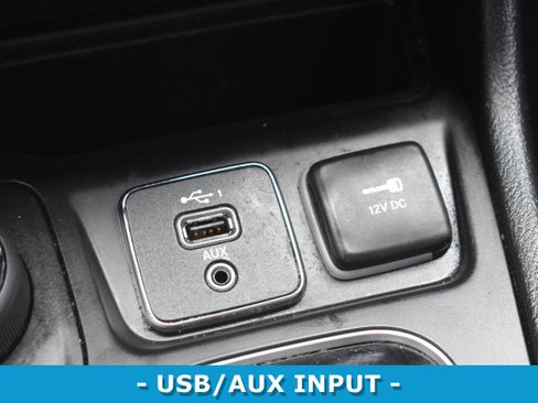 Used 2019 Jeep Cherokee Limited image 19