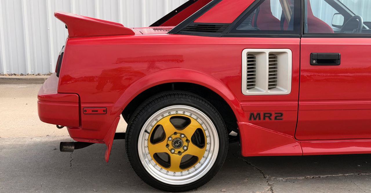 Used 1987 Toyota MR2 RWD image 9