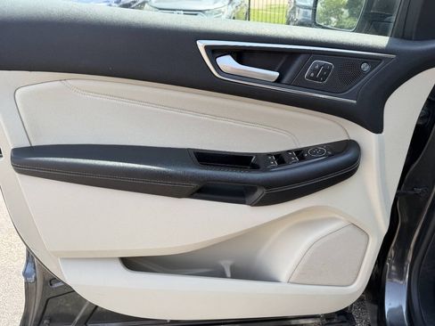 Used 2020 Ford Edge Titanium w/ Equipment Group 301A FWD image 8