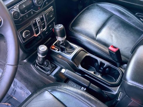 Used 2019 Jeep Wrangler Unlimited Sport S AWD/4WD image 15