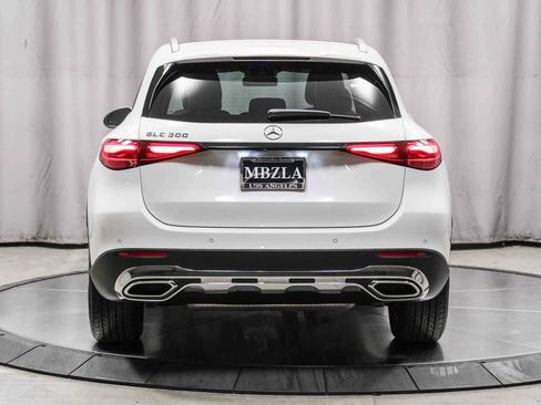 Certified 2026 Mercedes-Benz GLC 300 image 3