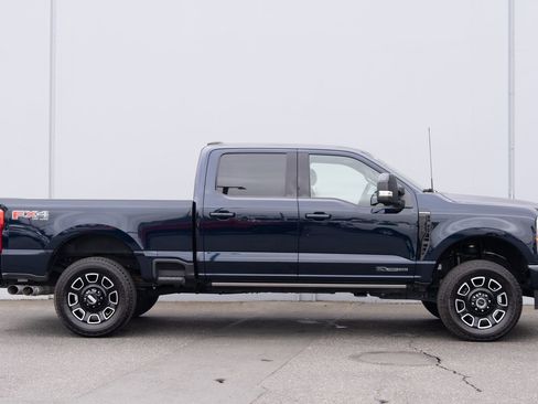 Used 2025 Ford F350 Platinum w/ FX4 Off-Road Package AWD/4WD image 30