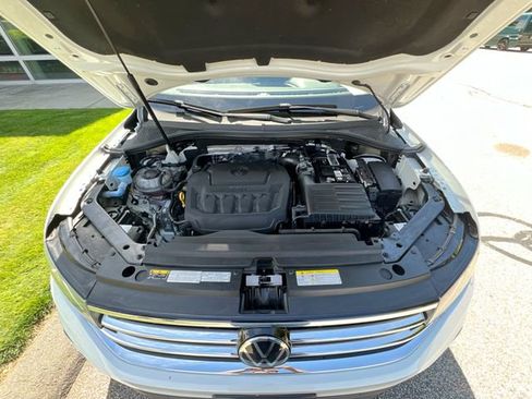 Certified 2022 Volkswagen Tiguan SE w/ Panoramic Sunroof Package image 25