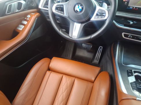 Used 2025 BMW X7 xDrive40i w/ M Sport Package image 31