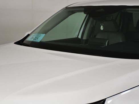 Used 2025 Honda Pilot EX-L image 12