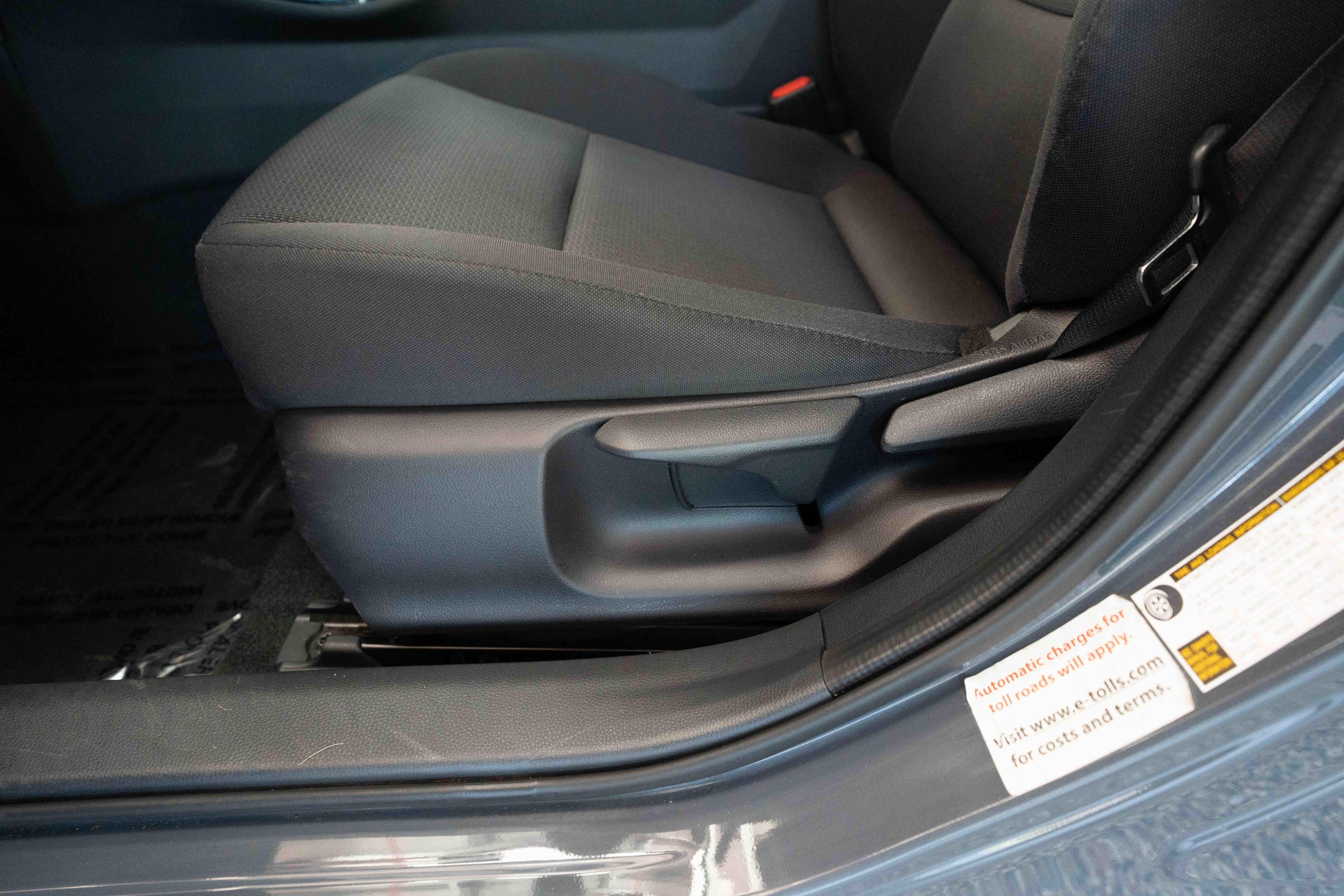 Used 2025 Toyota Prius LE FWD image 12