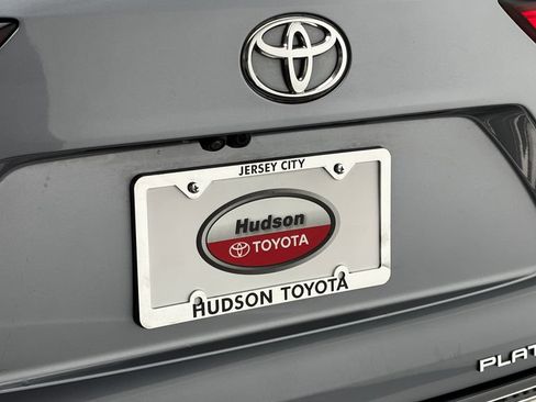 Used 2023 Toyota Highlander Platinum AWD/4WD image 8