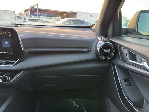 Used 2025 Chevrolet Equinox LT FWD image 35