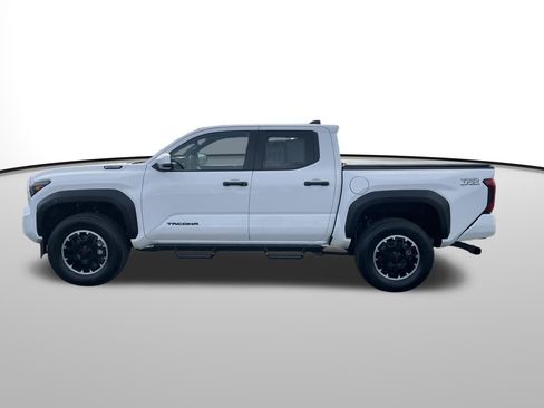 Certified 2024 Toyota Tacoma TRD Off-Road image 8