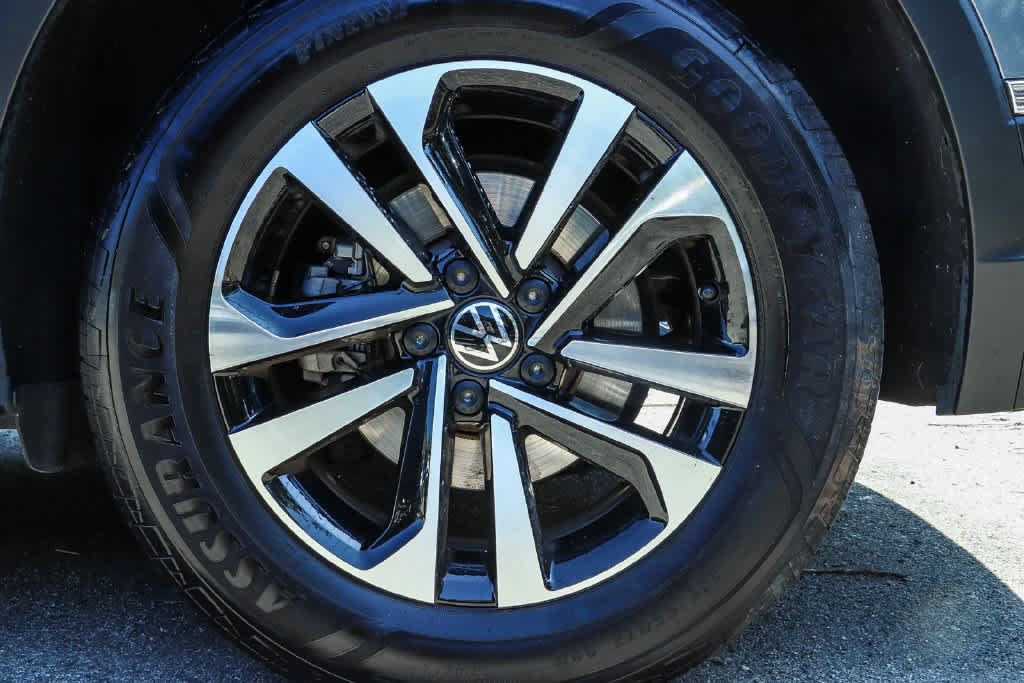 Used 2023 Volkswagen Tiguan S FWD image 12