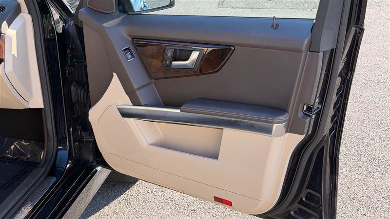 Used 2015 Mercedes-Benz GLK 350 4MATIC image 30
