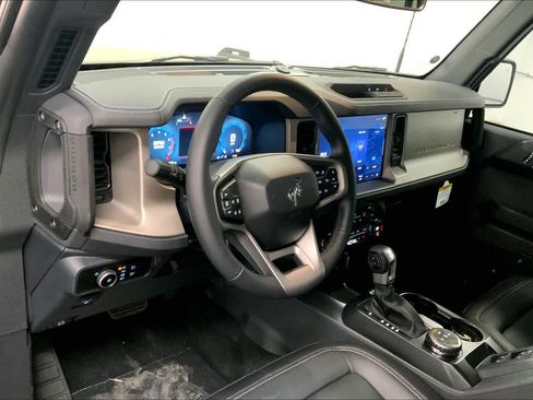 New 2025 Ford Bronco Outer Banks image 7