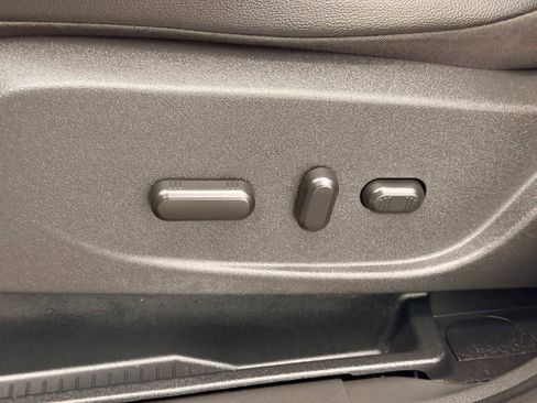 Used 2018 Ford Escape Titanium image 18