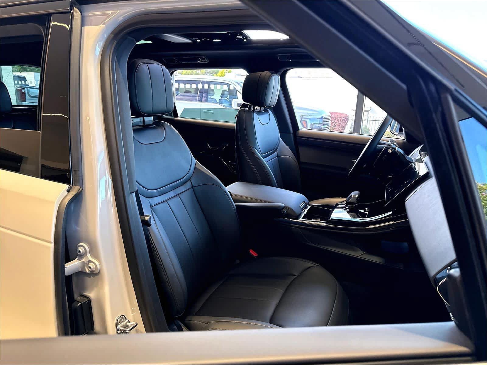 New 2026 Land Rover Range Rover Sport SE AWD/4WD image 30