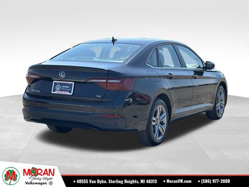 Certified 2023 Volkswagen Jetta SE FWD image 4