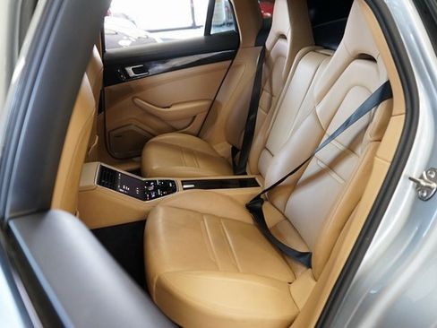Used 2019 Porsche Panamera 4 image 53