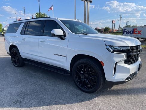 Used 2023 Chevrolet Suburban RST w/ Luxury Package AWD/4WD image 2