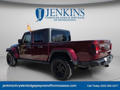 Used 2021 Jeep Gladiator Willys image 4