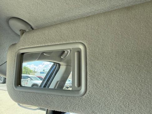 Used 2009 Toyota Matrix S FWD image 39