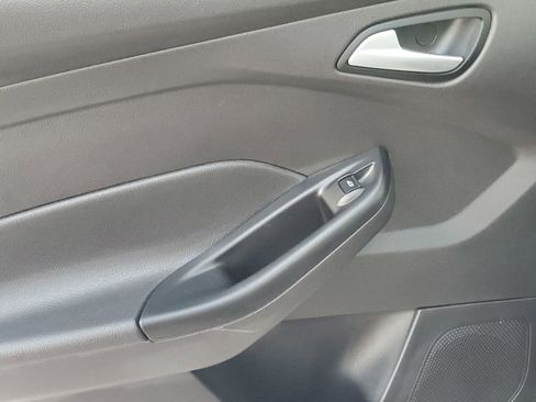 Used 2014 Ford Focus SE w/ Equipment Group 201A image 40