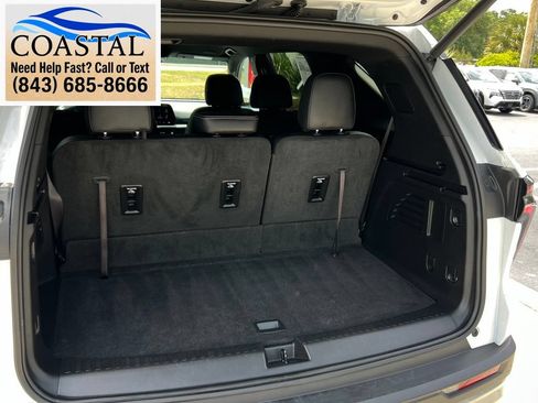 Used 2025 Chevrolet Traverse LT FWD image 20