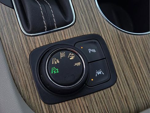 Used 2017 GMC Acadia Denali w/ Technology Package image 17