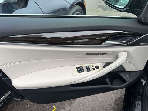 Used 2023 BMW 530i xDrive w/ Premium Package image 15