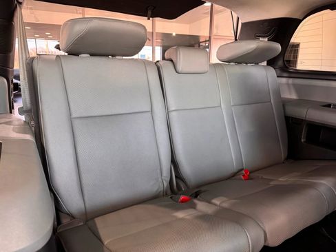 Used 2014 Toyota Sequoia Platinum image 28