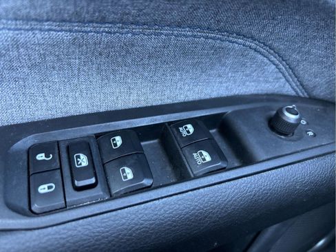 Certified 2023 Jeep Compass Sport image 14