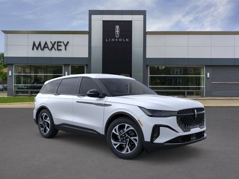 New 2026 Lincoln Nautilus Premier w/ Equipment Group 102A AWD/4WD image 7