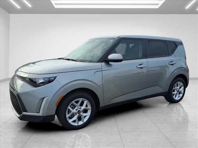 Used 2024 Kia Soul LX w/ Option Group 015 FWD image 10