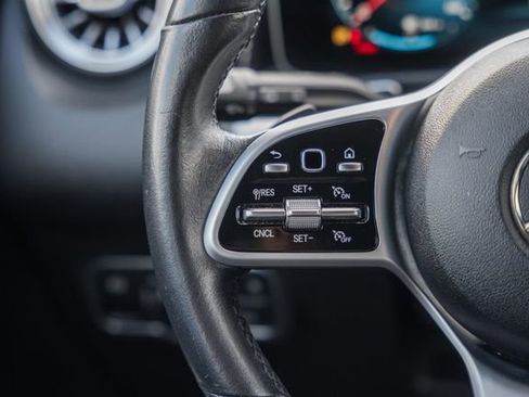 Used 2020 Mercedes-Benz GLB 250 GLB 250 image 26