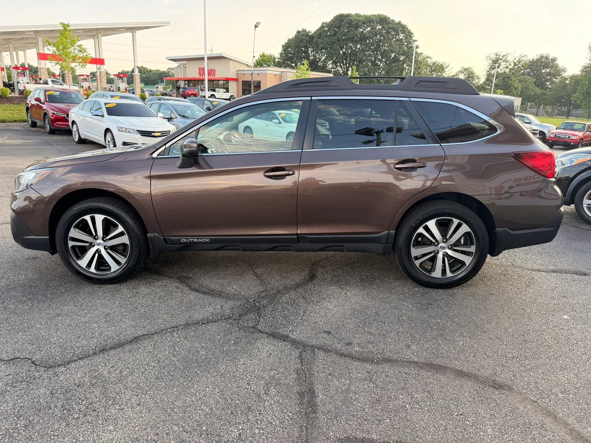 Used 2019 Subaru Outback 3.6R Limited AWD/4WD image 2
