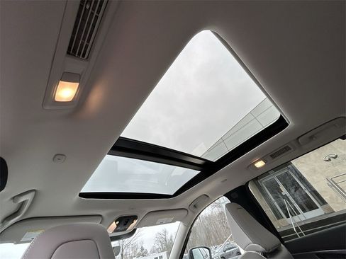 New 2026 INFINITI QX60 Luxe image 15