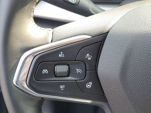 Used 2025 Chevrolet Trax LT w/ Driver Confidence Package FWD image 21
