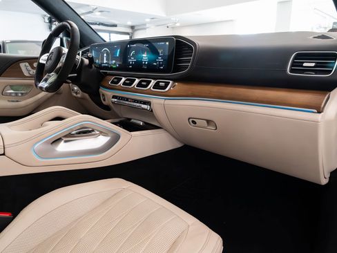 Used 2021 Mercedes-Benz GLS 63 AMG 4MATIC w/ Acoustic Comfort Package image 27