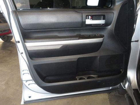 Used 2014 Toyota Tundra SR5 w/ TRD Off Road Package image 19