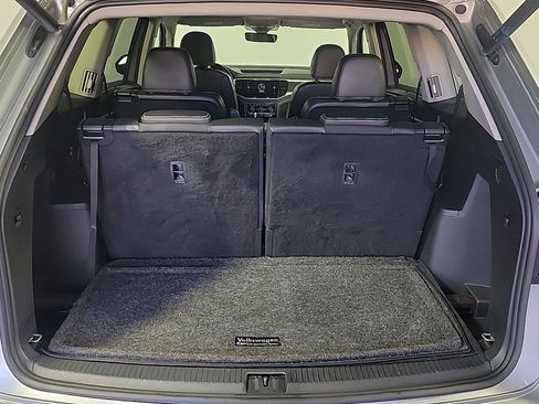 Used 2022 Volkswagen Atlas SEL R-Line image 9