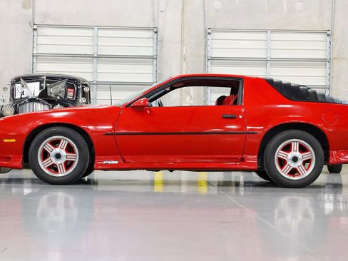 Used 1991 Chevrolet Camaro RS RWD image 11