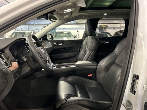 Used 2023 Volvo XC60 B5 Ultimate w/ Climate Package AWD/4WD image 10