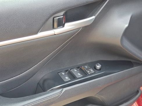 Used 2018 Toyota Camry XSE FWD image 35