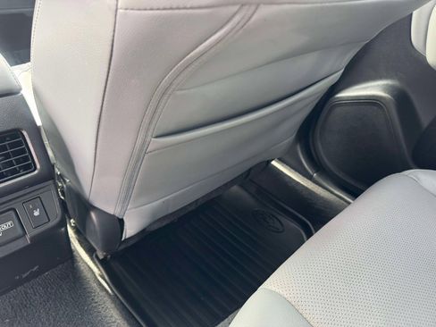 Used 2018 Subaru Outback 2.5i Limited image 18