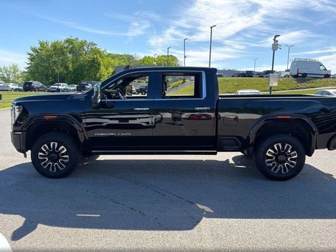 Used 2024 GMC Sierra 2500 Denali Ultimate w/ Max Trailering Package AWD/4WD image 9