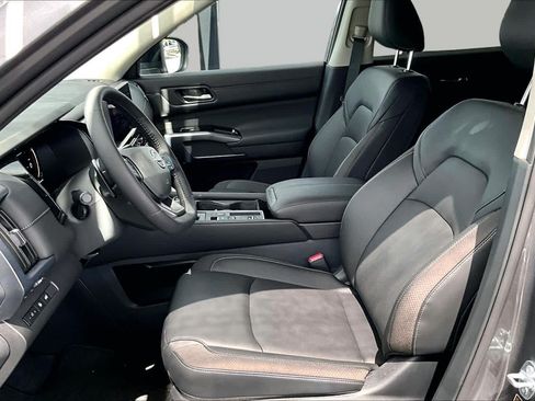 New 2026 Nissan Pathfinder SL FWD image 9