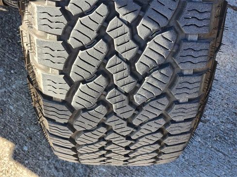 Used 2024 Jeep Wrangler Sahara w/ Technology Group image 10