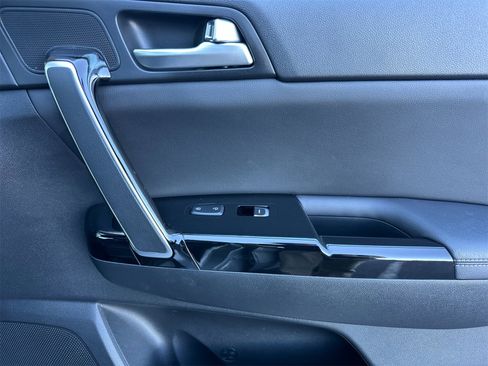 Used 2020 Kia Sportage S w/ S Premium Package image 19