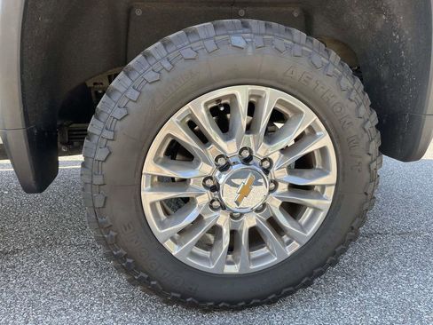 Used 2023 Chevrolet Silverado 2500 High Country AWD/4WD image 14