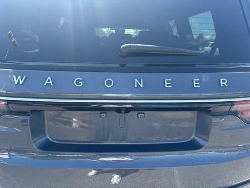 Used 2025 Jeep Wagoneer Series II AWD/4WD image 5