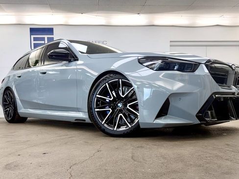 Used 2026 BMW M5 Touring image 27